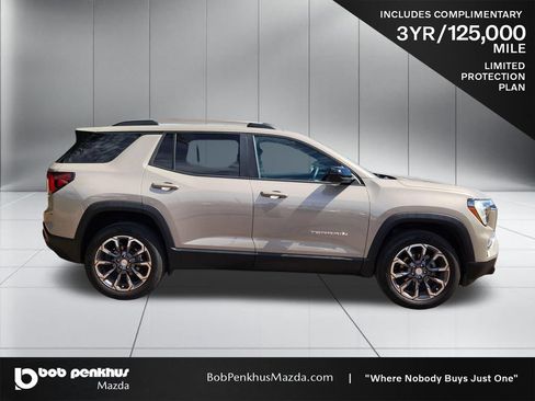 Used 2025 GMC Terrain Elevation w/ Elevation Premium Package AWD/4WD image 24
