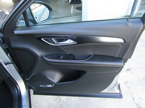 Used 2025 Buick Envision Preferred AWD/4WD image 29