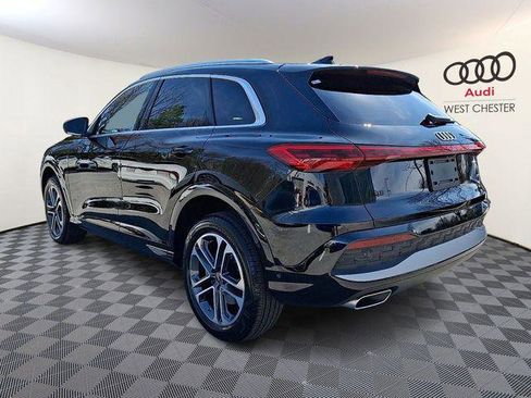 Certified 2025 Audi Q5 Premium w/ Convenience Package AWD/4WD image 4