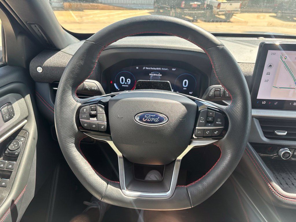 Used 2025 Ford Explorer ST-Line w/ Premium Package RWD image 11