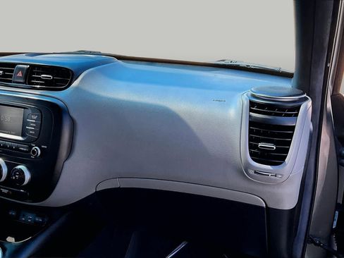 Used 2017 Kia Soul FWD image 19