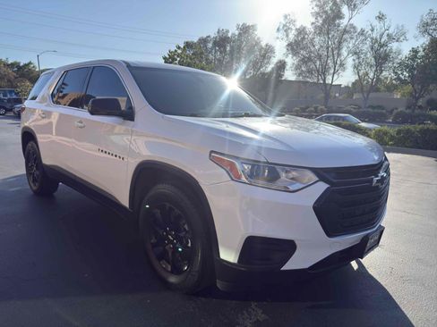 Used 2019 Chevrolet Traverse LS w/ LPO, Blackout Package FWD image 6