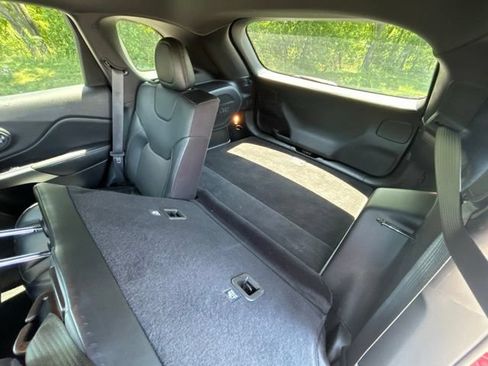 Used 2019 Jeep Cherokee High Altitude AWD/4WD image 30