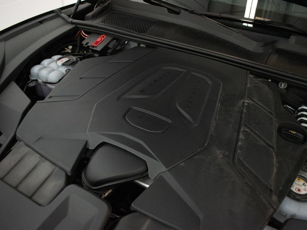 Certified 2026 Porsche Cayenne S AWD/4WD image 17