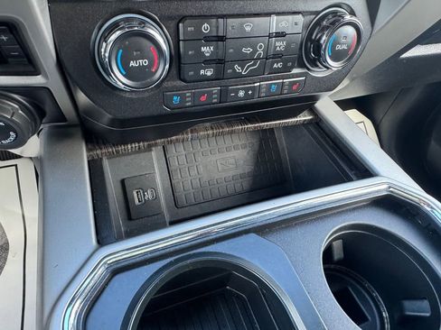 Used 2020 Ford F350 Lariat w/ Lariat Ultimate Package AWD/4WD image 35