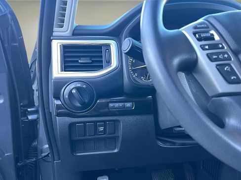 Used 2018 Nissan Titan Platinum Reserve image 12