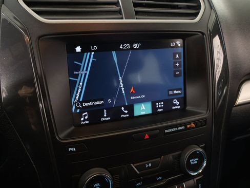 Used 2019 Ford Explorer XLT w/ Equipment Group 202A FWD image 7