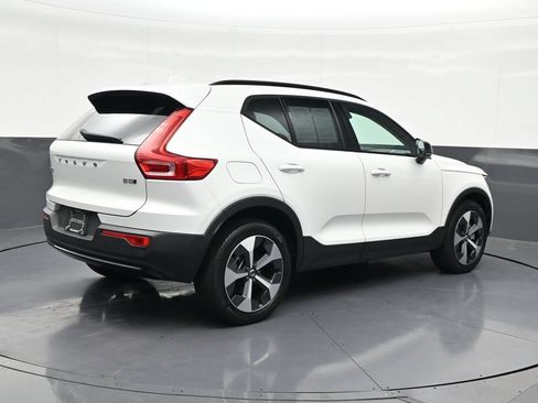 Used 2024 Volvo XC40 B5 Plus w/ Climate Package AWD/4WD image 6