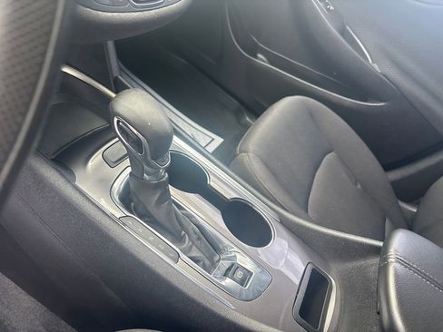 Used 2022 Chevrolet Malibu LT FWD image 28