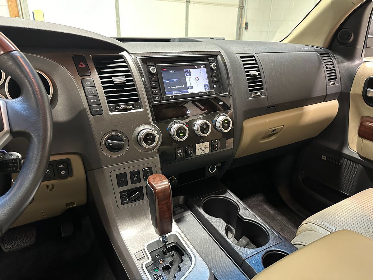 Used 2016 Toyota Sequoia Platinum AWD/4WD image 39