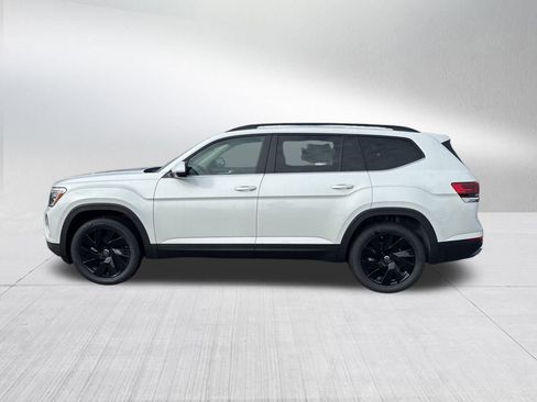 New 2026 Volkswagen Atlas SE image 2