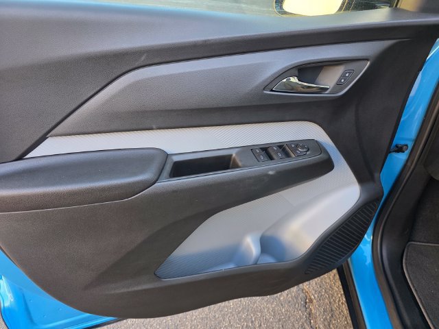 Certified 2027 Chevrolet Bolt LT w/ Comfort Package FWD image 10
