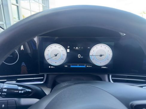 Used 2024 Hyundai Elantra SEL FWD image 10