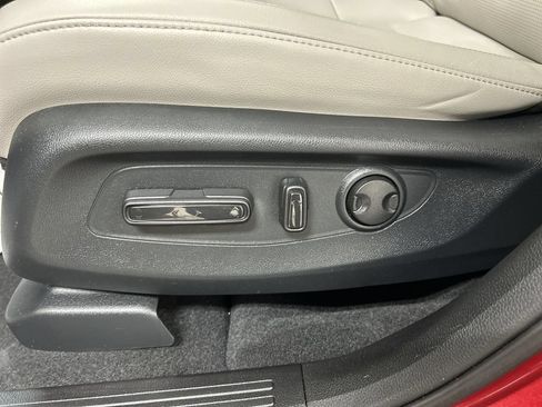 Used 2024 Honda CR-V EX-L image 10