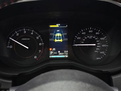 Used 2022 Subaru Crosstrek 2.0i Premium w/ Moonroof Package image 25