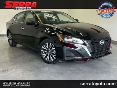 Used 2024 Nissan Altima 2.5 SV