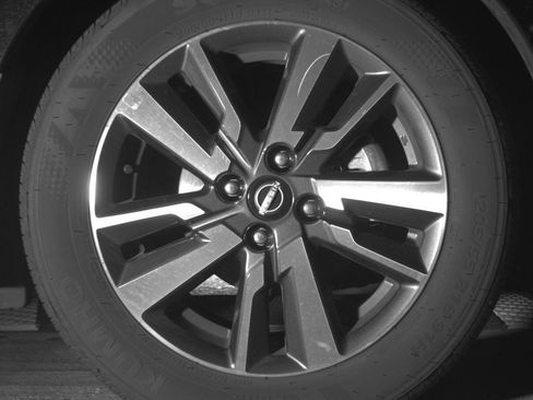Used 2025 Nissan Versa SV FWD image 13