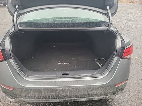Used 2024 Nissan Sentra SR w/ SR Premium Package image 11