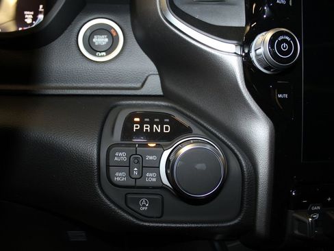 New 2026 RAM 1500 4x4 Crew Cab image 14