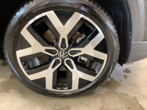Used 2023 Volkswagen Taos SEL AWD/4WD image 23