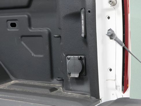 Used 2025 Chevrolet Silverado 2500 Custom w/ Custom Value Package image 36