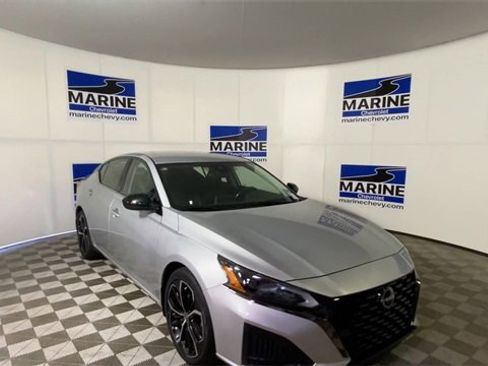 Used 2023 Nissan Altima 2.5 SR image 4