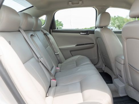 Used 2006 Chevrolet Impala LT FWD image 15