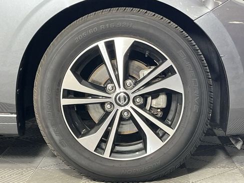 Certified 2022 Nissan Sentra SV FWD image 10