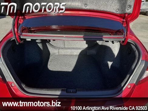 Used 2018 Honda Accord EX image 18