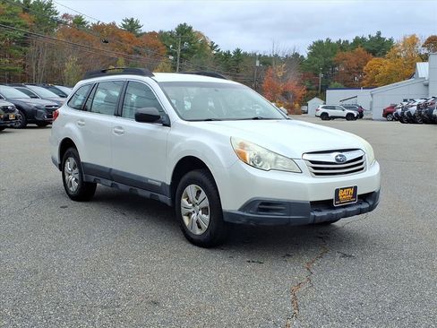 Used 2011 Subaru Outback 2.5i image 4