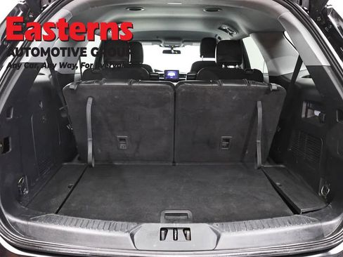 Used 2023 Ford Explorer XLT w/ Equipment Group 202A AWD/4WD image 9