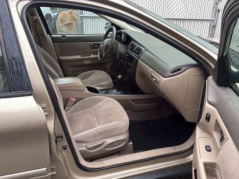 Used 2001 Ford Taurus SEL image 24