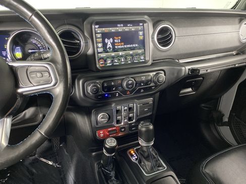 Used 2022 Jeep Wrangler Unlimited Rubicon 4xe w/ Dual Top Group AWD/4WD image 31