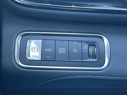 Used 2025 Buick Enclave Preferred image 13