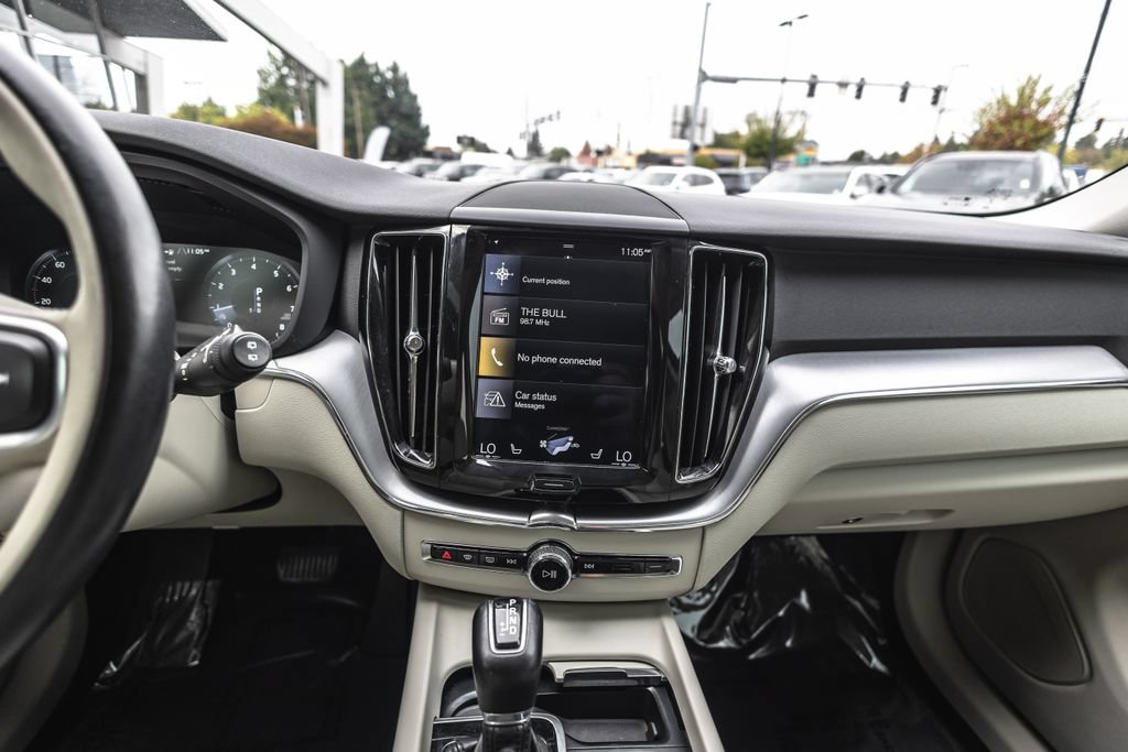 Used 2018 Volvo XC60 T5 Momentum w/ Convenience Package AWD/4WD image 25