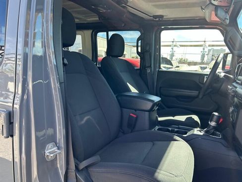 Used 2023 Jeep Wrangler Unlimited AWD/4WD image 30