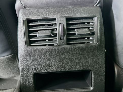 Used 2025 Mitsubishi Outlander SE image 28