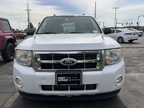 Used 2011 Ford Escape XLT AWD/4WD image 2