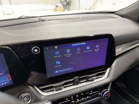 Certified 2025 Chevrolet Equinox LT image 27