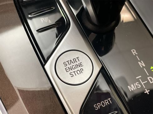 Used 2021 BMW X5 sDrive40i w/ Premium Package image 8