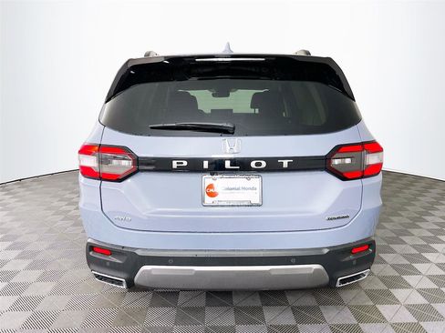 New 2026 Honda Pilot Touring image 6