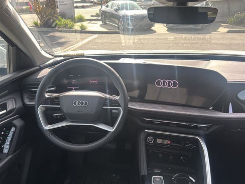 Used 2025 Audi Q5 Premium Plus w/ Premium Plus image 10
