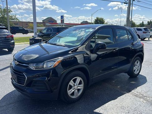 Used 2020 Chevrolet Trax LS FWD image 2