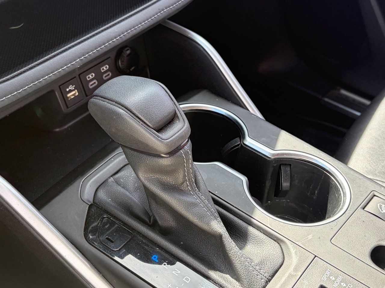 Used 2023 Toyota Highlander L AWD/4WD image 9