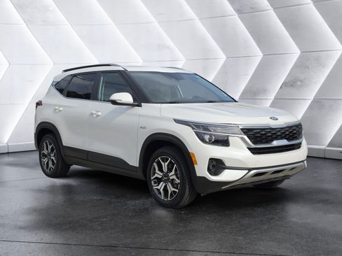 Used 2021 Kia Seltos EX AWD/4WD image 1