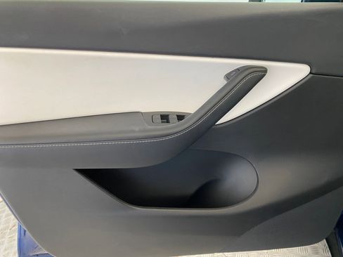 Used 2021 Tesla Model Y Long Range image 14