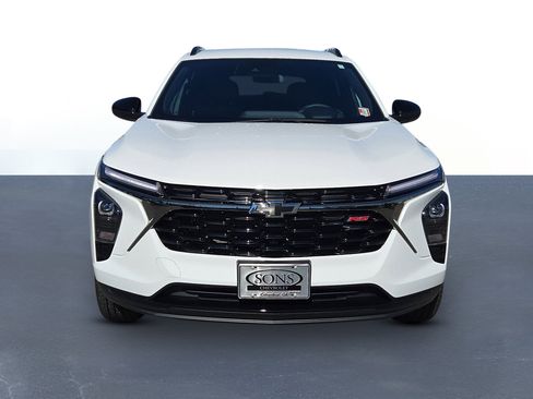 New 2026 Chevrolet Trax RS w/ Driver Confidence Package image 2