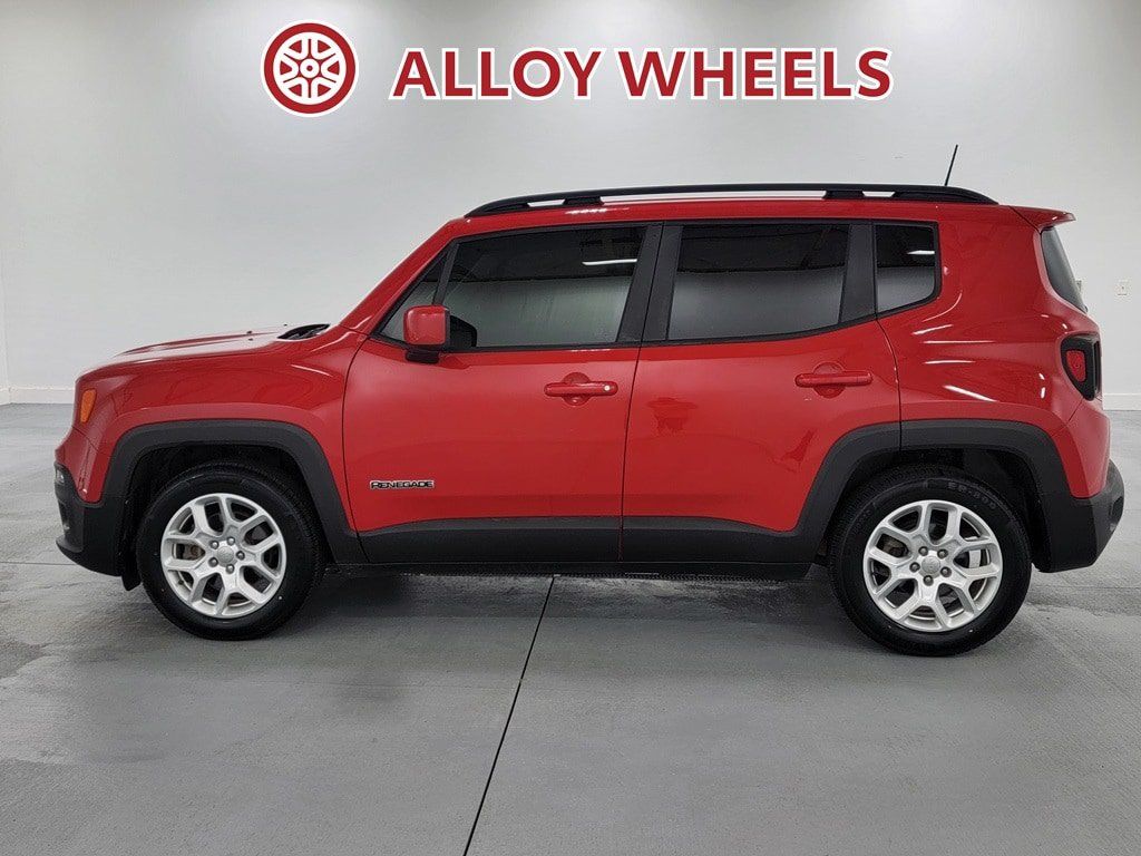 Used 2018 Jeep Renegade Latitude FWD image 5