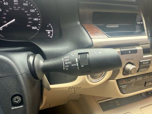 Used 2015 Lexus ES 350 w/ Premium Package FWD image 15