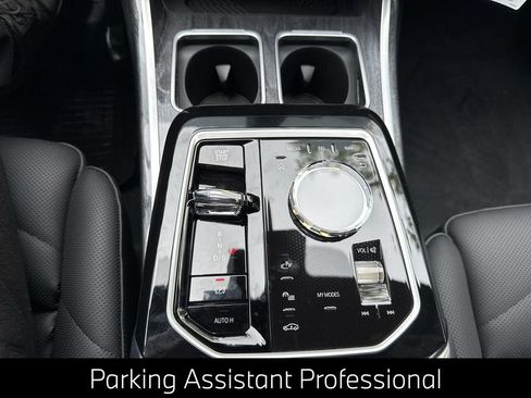Certified 2025 BMW 740i xDrive image 25